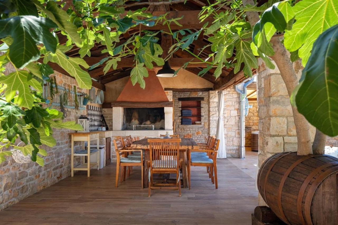 Family Villa Elizabeta With Pool In Umag Cepljani Екстериор снимка